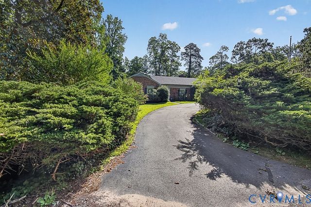 11701 Holly Hill Rd, Chester, VA 23831