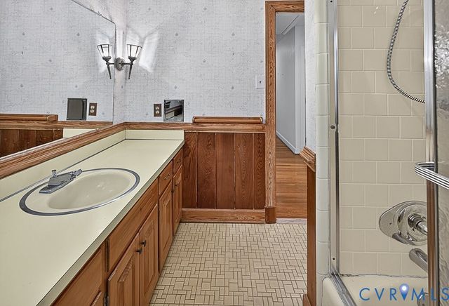 11701 Holly Hill Rd, Chester, VA 23831