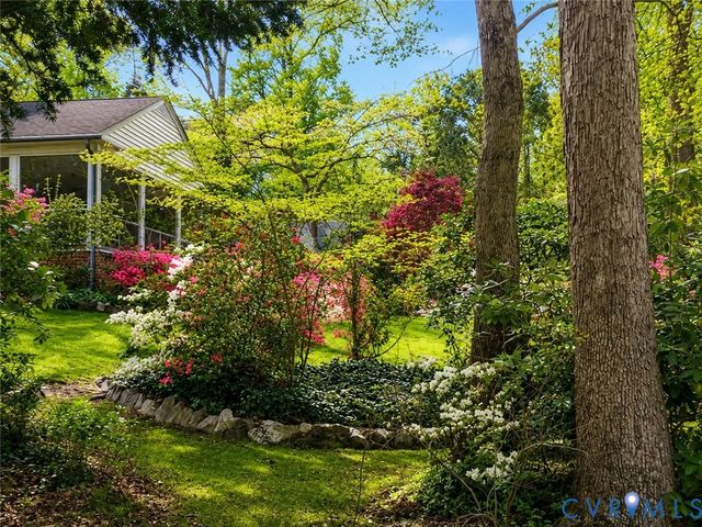 11701 Holly Hill Rd, Chester, VA 23831
