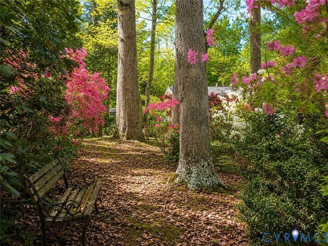 11701 Holly Hill Rd, Chester, VA 23831