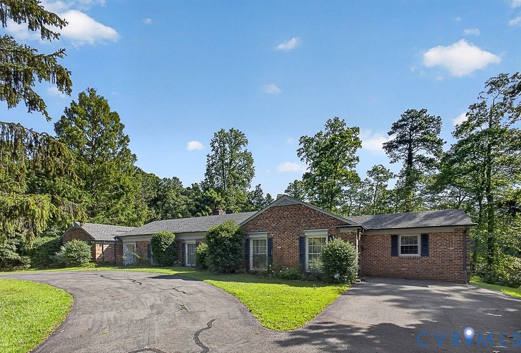11701 Holly Hill Rd, Chester, VA 23831