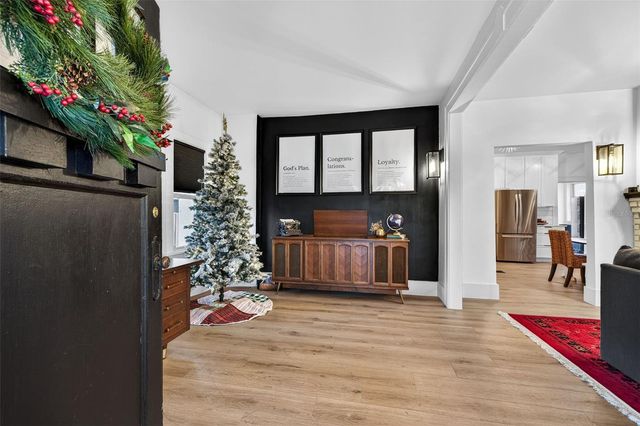 6566 1ST AVENUE S, St Petersburg, FL 33707