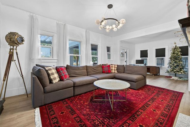 6566 1ST AVENUE S, St Petersburg, FL 33707