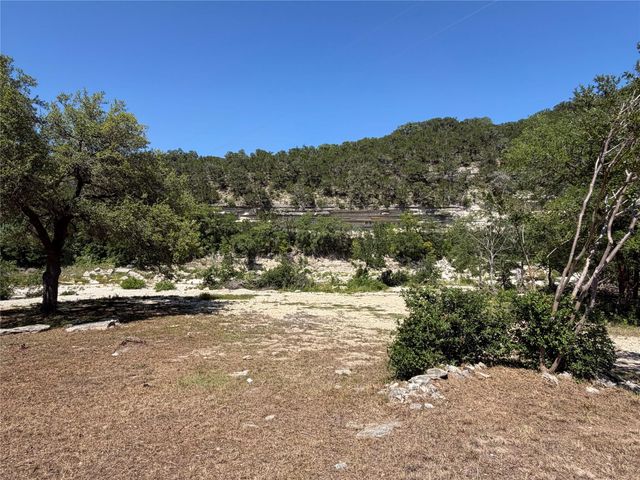 17702 Sandy LN, Jonestown, TX 78645