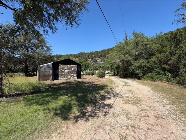 17702 Sandy LN, Jonestown, TX 78645