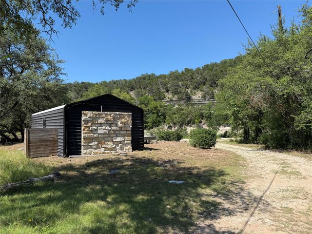 17702 Sandy LN, Jonestown, TX 78645
