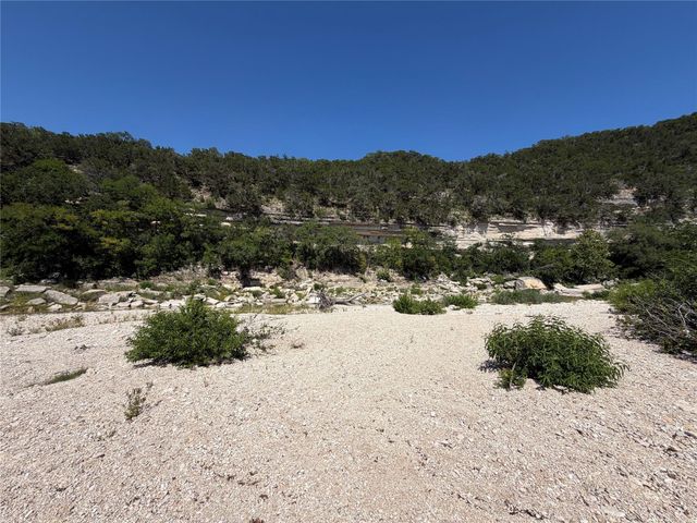 17702 Sandy LN, Jonestown, TX 78645