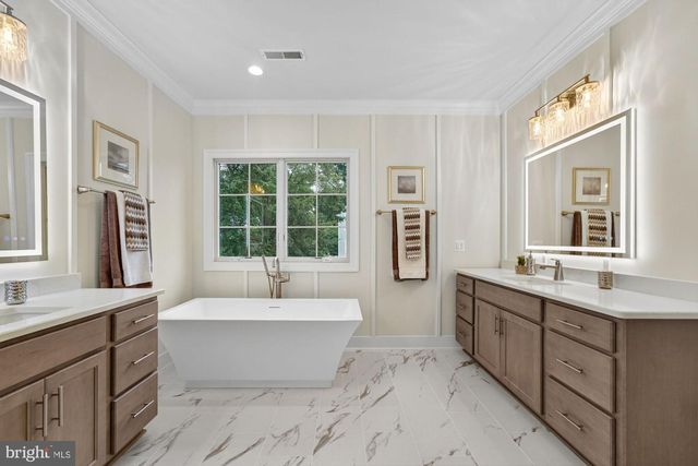 309 PARK ST NE, Vienna, VA 22180