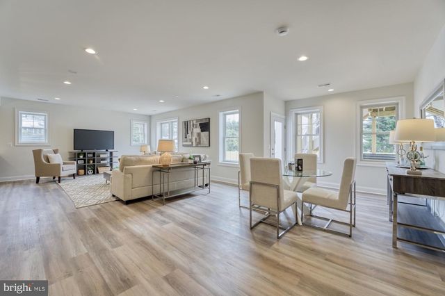 309 PARK ST NE, Vienna, VA 22180