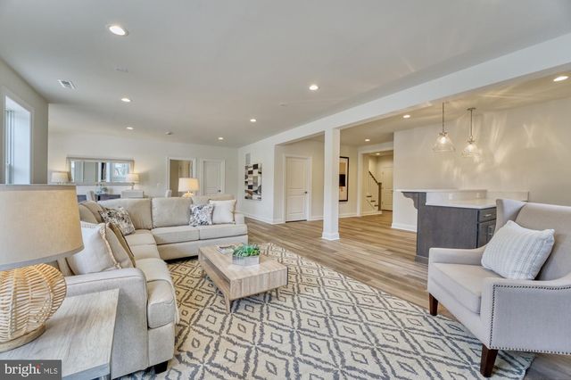 309 PARK ST NE, Vienna, VA 22180