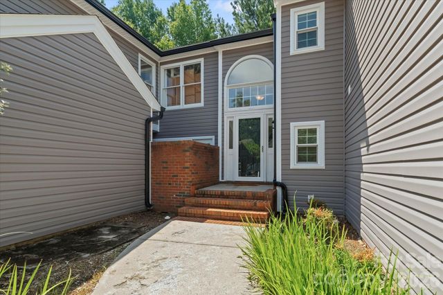 4818 Whistling Oak Court, Charlotte, NC 28269