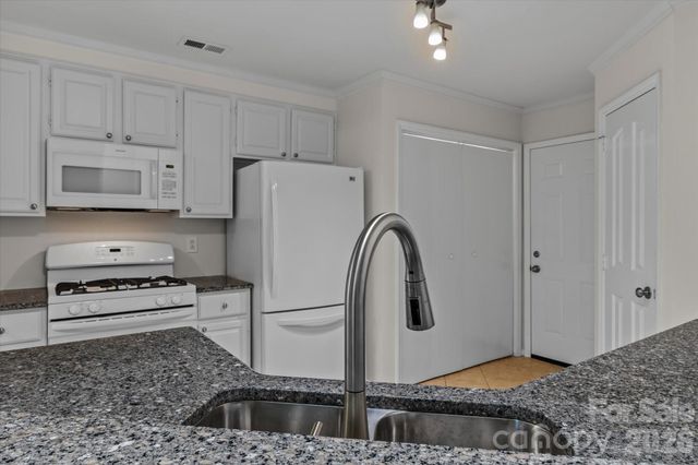 4818 Whistling Oak Court, Charlotte, NC 28269