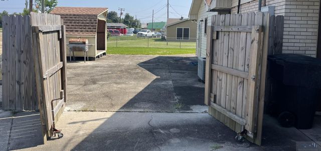 1419 Acadian Dr, Houma, LA 70363