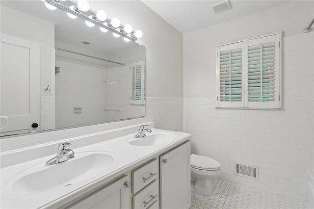 4775 Merlendale Court NW, Sandy Springs, GA 30327