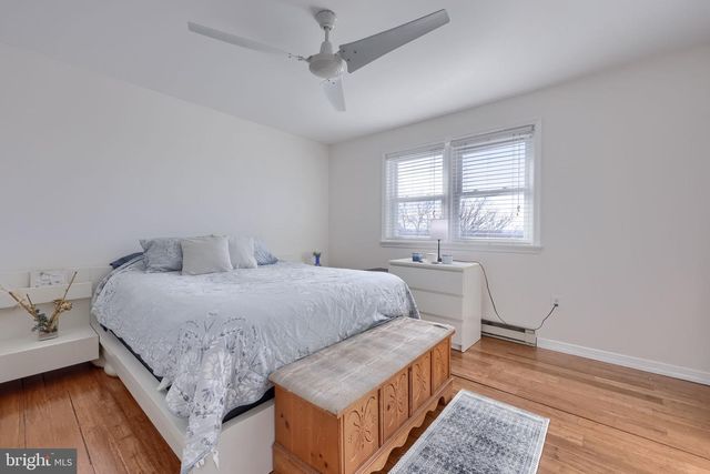 433 SLEEPY HOLLOW DR, Mohrsville, PA 19541