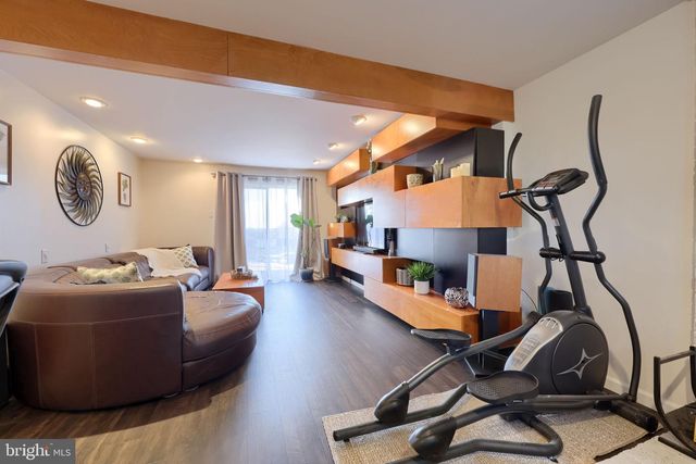 433 SLEEPY HOLLOW DR, Mohrsville, PA 19541