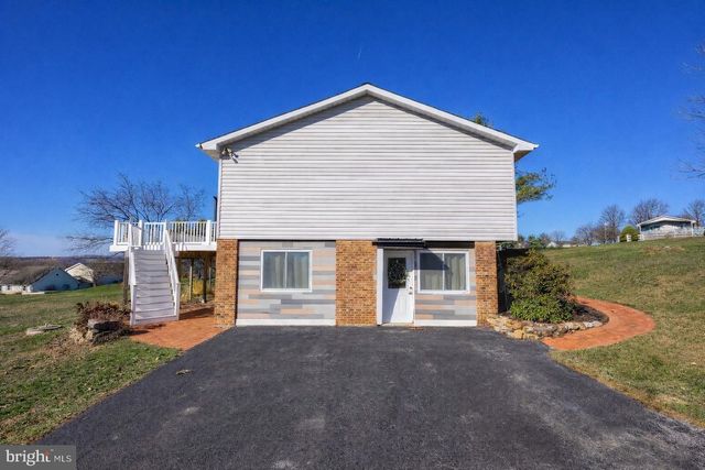 433 SLEEPY HOLLOW DR, Mohrsville, PA 19541