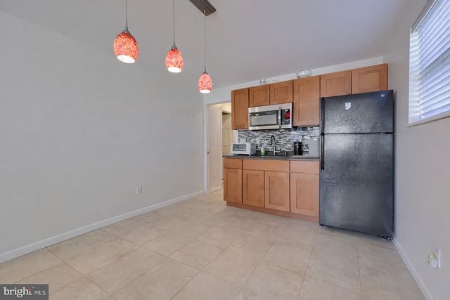 433 SLEEPY HOLLOW DR, Mohrsville, PA 19541