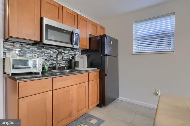 433 SLEEPY HOLLOW DR, Mohrsville, PA 19541