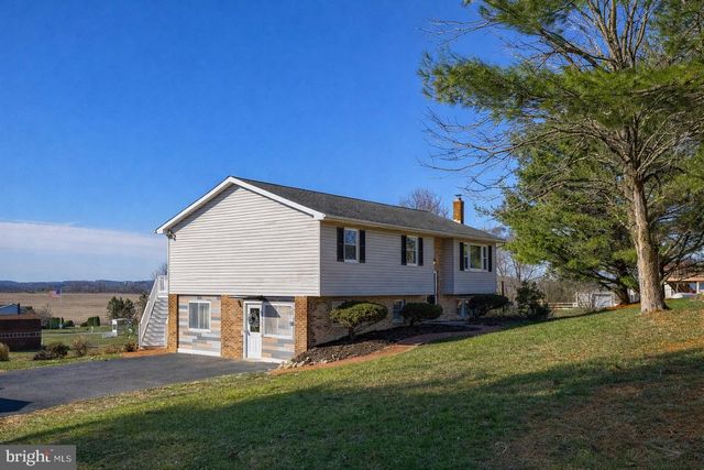 433 SLEEPY HOLLOW DR, Mohrsville, PA 19541