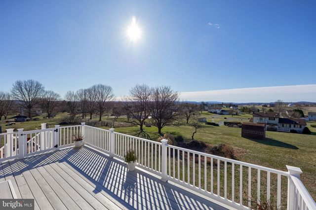 433 SLEEPY HOLLOW DR, Mohrsville, PA 19541