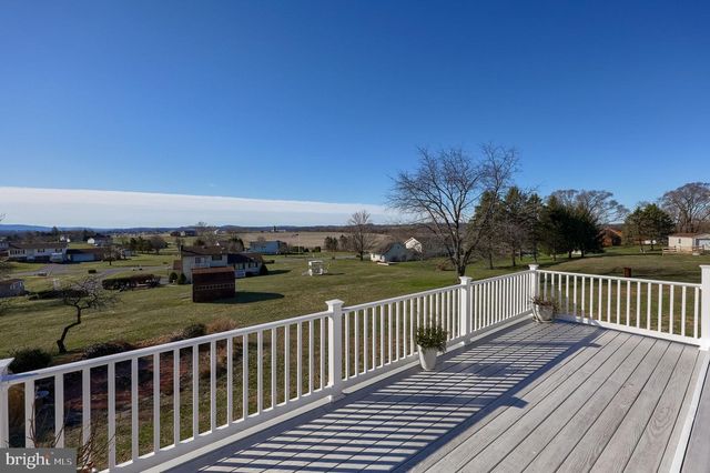 433 SLEEPY HOLLOW DR, Mohrsville, PA 19541