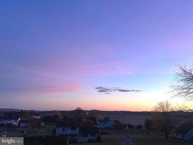 433 SLEEPY HOLLOW DR, Mohrsville, PA 19541