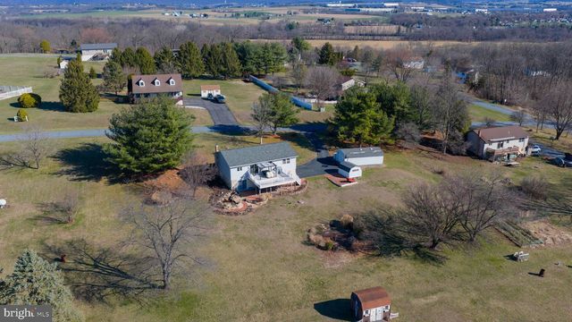 433 SLEEPY HOLLOW DR, Mohrsville, PA 19541