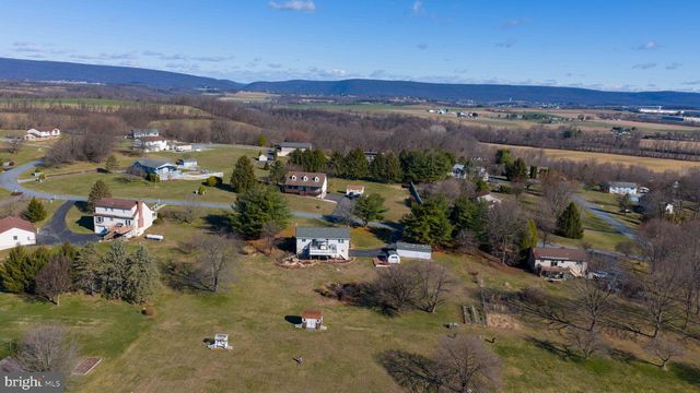 433 SLEEPY HOLLOW DR, Mohrsville, PA 19541