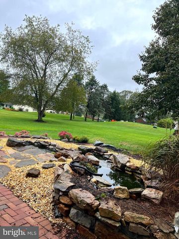 433 SLEEPY HOLLOW DR, Mohrsville, PA 19541