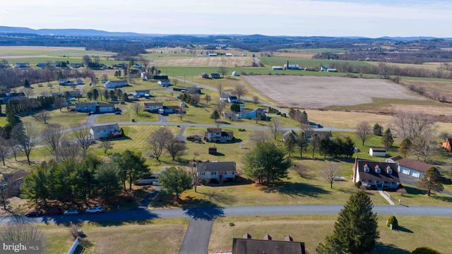 433 SLEEPY HOLLOW DR, Mohrsville, PA 19541