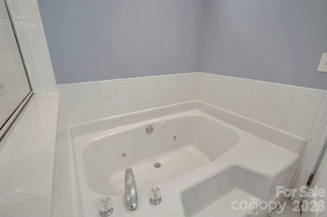 1802 Robinwood Village Drive, Gastonia, NC 28054