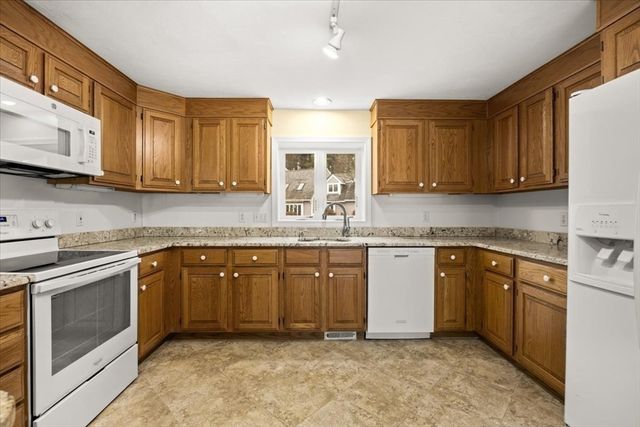15 Indian Cove Way 15, Easton, MA 02375