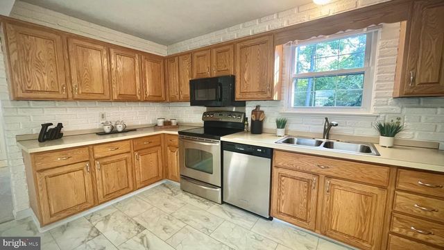 805 DEVON DR, Newark, DE 19711