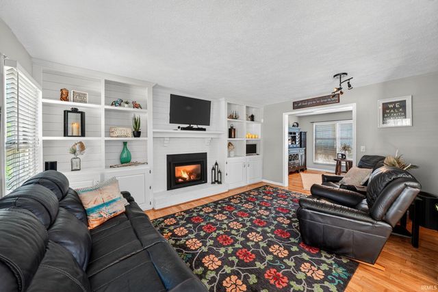 18101 Burton Drive, South Bend, IN 46637
