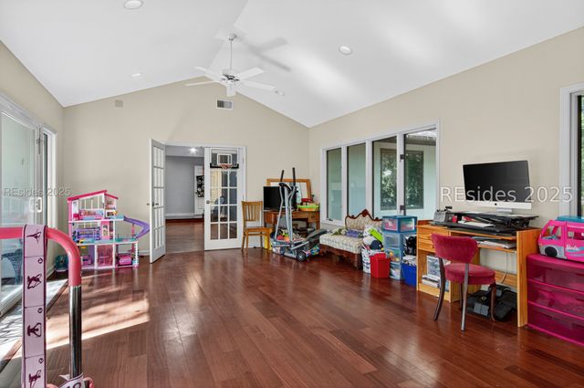 2 Orista Pl, Hilton Head Island, SC 29926