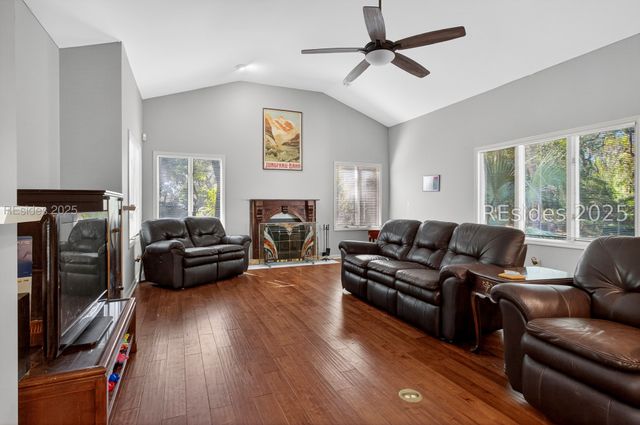 2 Orista Pl, Hilton Head Island, SC 29926