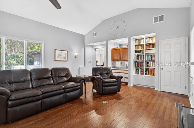 2 Orista Pl, Hilton Head Island, SC 29926