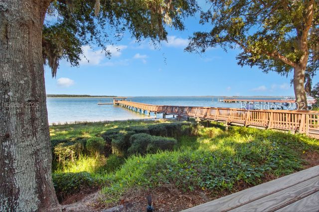 2 Orista Pl, Hilton Head Island, SC 29926