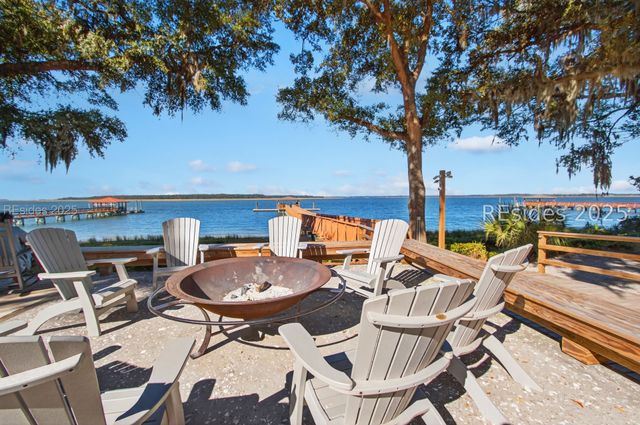 2 Orista Pl, Hilton Head Island, SC 29926