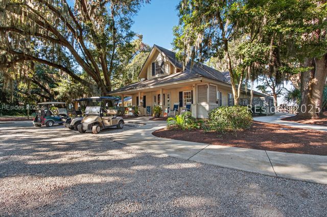2 Orista Pl, Hilton Head Island, SC 29926