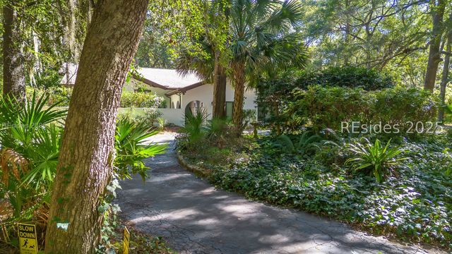 2 Orista Pl, Hilton Head Island, SC 29926
