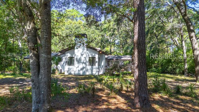 2 Orista Pl, Hilton Head Island, SC 29926