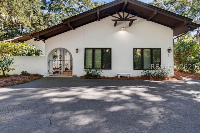 2 Orista Pl, Hilton Head Island, SC 29926