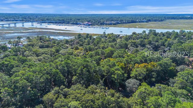 2 Orista Pl, Hilton Head Island, SC 29926