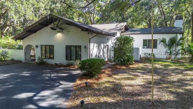 2 Orista Pl, Hilton Head Island, SC 29926