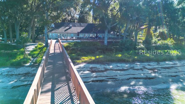 2 Orista Pl, Hilton Head Island, SC 29926