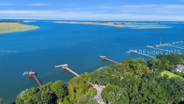 2 Orista Pl, Hilton Head Island, SC 29926