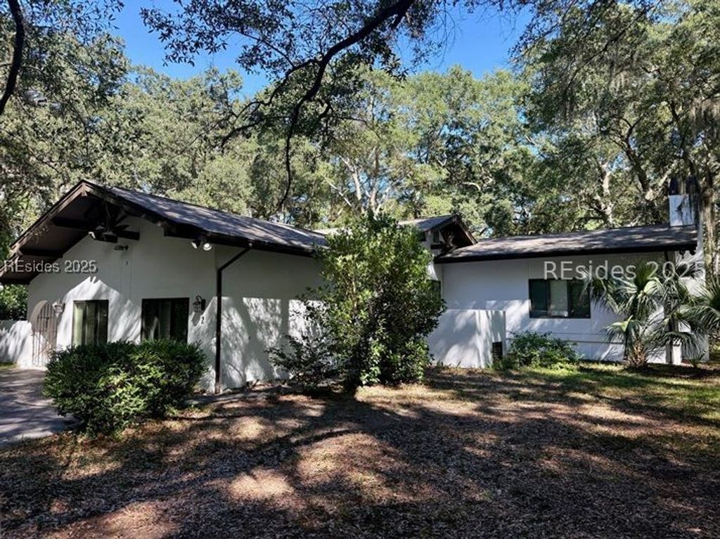 2 Orista Pl, Hilton Head Island, SC 29926