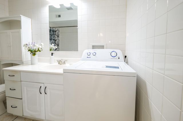 12633 Memorial Drive 14, Houston, TX 77024